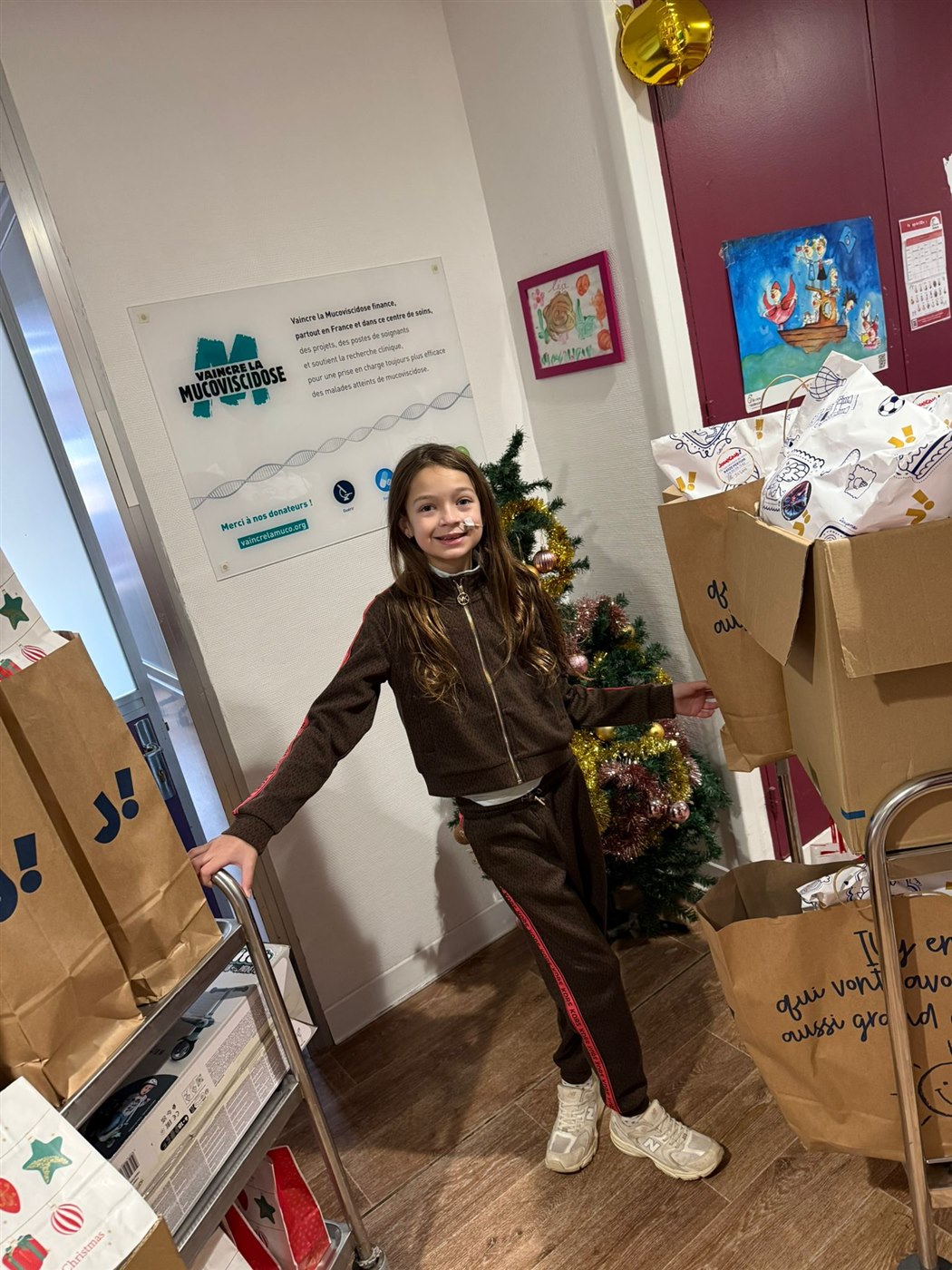 Shelby lors d'une action cadeaux solidaires à l'hôpital